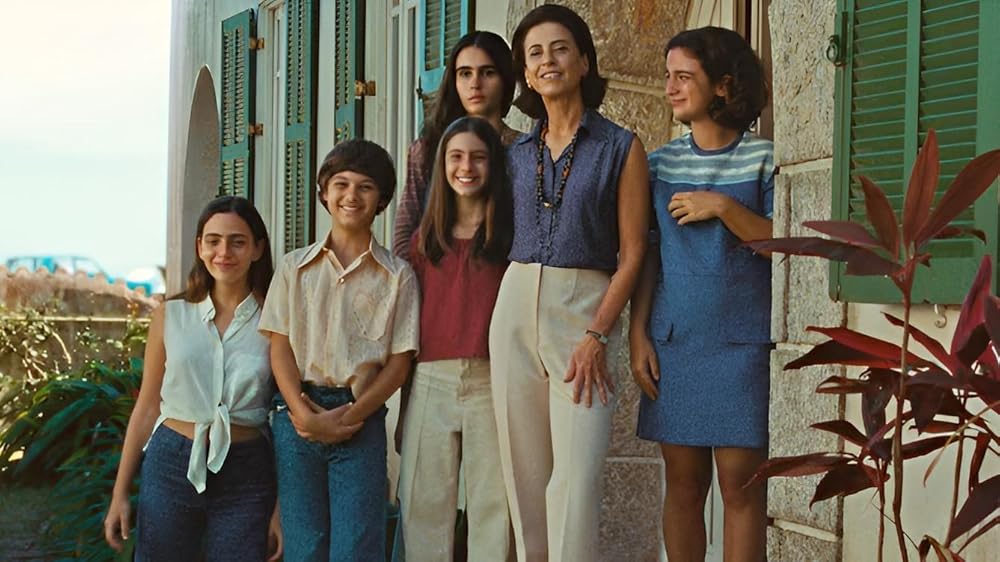 هنوز اینجا هستم