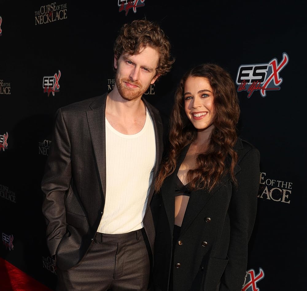 گردنبند نفرین شده