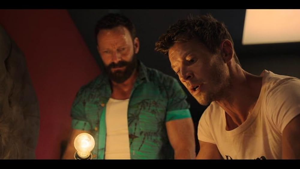 تک تیرانداز: G.R.I.T. - پاسخ جهانی و تیم اطلاعاتی